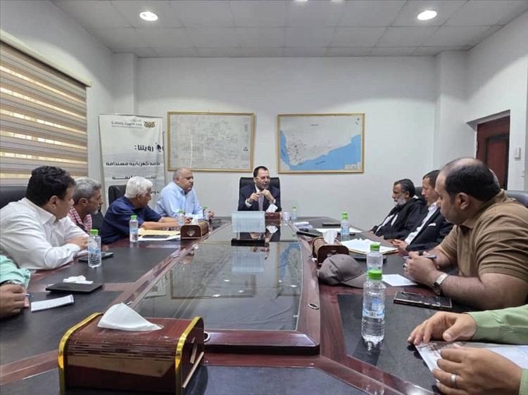 وزير الكهرباء يترأس اجتماعاً لمناقشة استعدادات الوزارة لفصل الصيف القادم