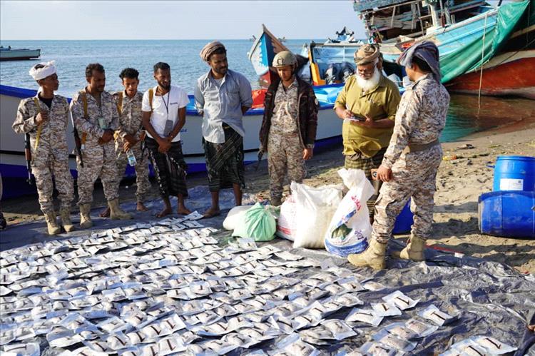 المدير العام لمكافحة المخدرات يشيد بإنجاز الحملة الأمنية المشتركة لضبط 450000 حبة + 60 كيلو جرام من الكبتاجون