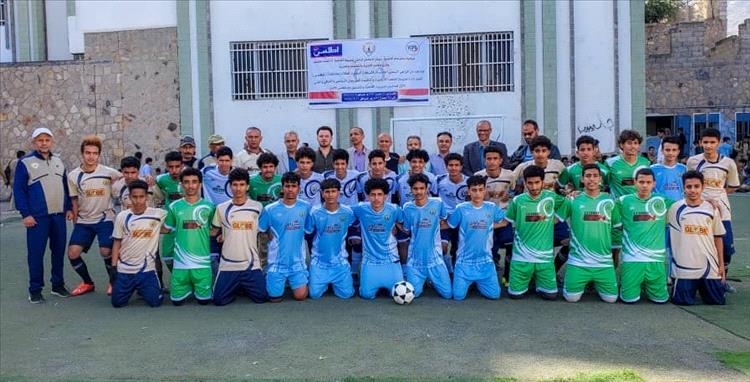 تعز.. تواصل بطولة مدرسة الشعب وسط أجواء تنافسية مميزة