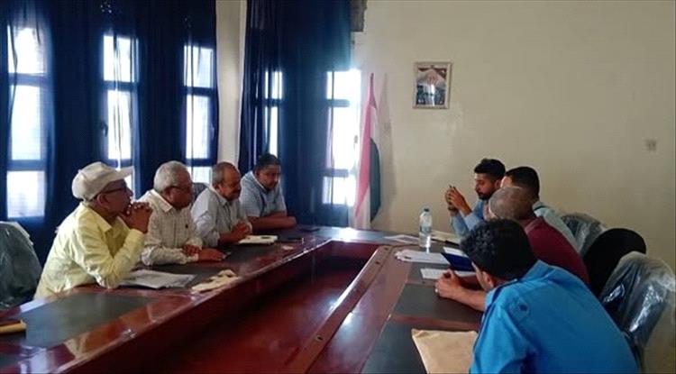 السلطة المحلية في حيس تناقش آليات تنفيذ خط ضخ مياه "الدنين"
