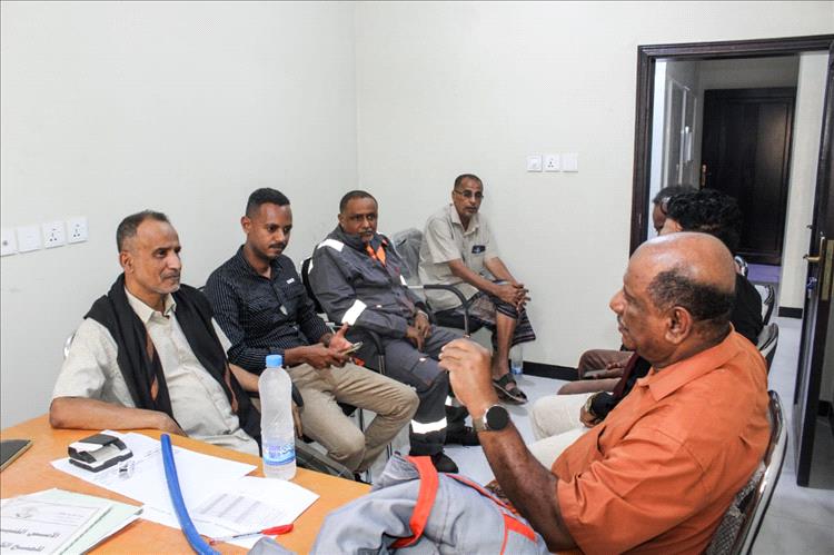 مدير عام بروم ميفع يناقش مع مستشار وزير الكهرباء إيصال وربط مناطق المديرية بالتيار الكهربائي