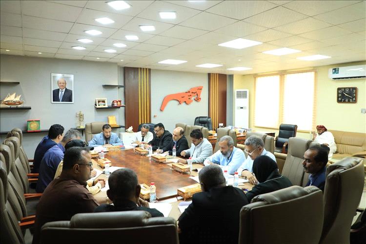 برئاسة المحافظ عبد الرحمن شيخ.. إقرار مقترح برنامج استثماري بقيمة 31 مليار ريال لعدن في 2026