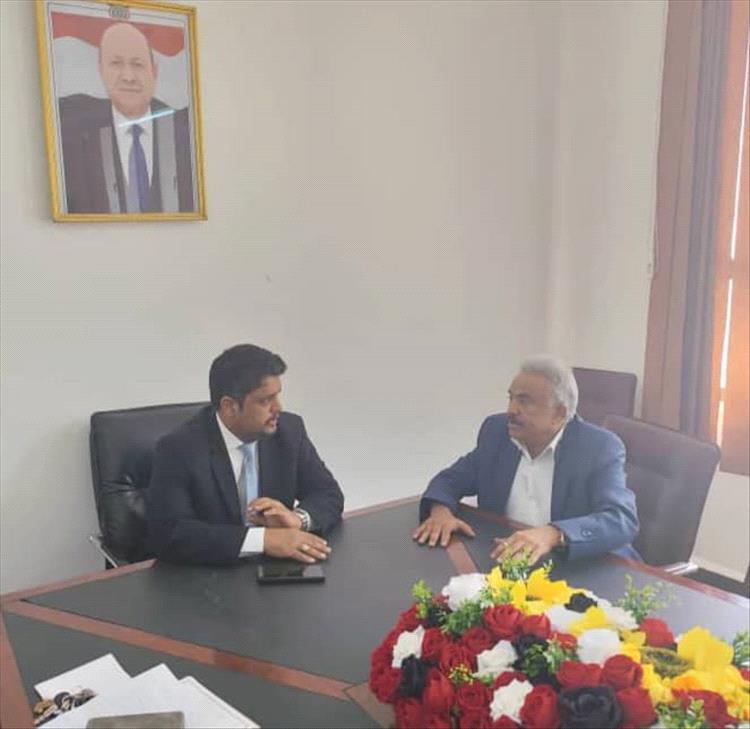 مدير عام التعليم الفني بعدن يلتقي معالي الوزير لمناقشة أوضاع المعاهد، والأخير يَعِد بزيارة تفقدية للمكتب