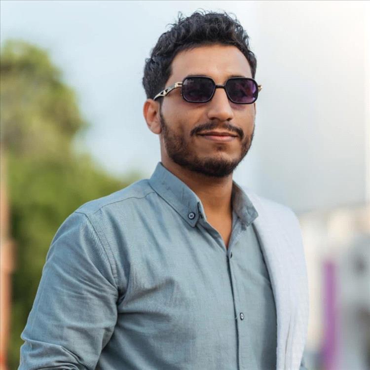 حسين الشرفي: أول رمضان في عدن منذ سنوات بلا انقطاع للكهرباء.. وراحة غير مسبوقة في حياة الناس