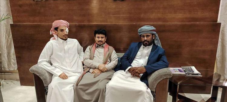 بن حبريش يزور الجريح "بامراغة" ويطلع على ترتيبات استكمال علاجه في المملكة العربية السعودية