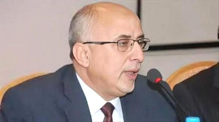 عدن بخصوصية اقتصادية وصنعاء عاصمة اتحادية… عبدالرقيب سيف فتح يكشف ملامح دولة الفيدرالية القادمة