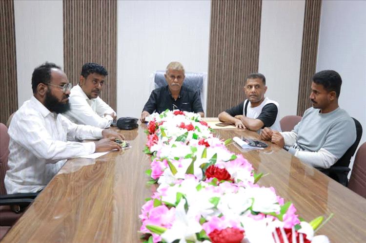 مدير عام الشحر يوجه بمنع إشعال النيران في المساييل ويشدد على اتخاذ الإجراءات الرادعة حيال المخالفين