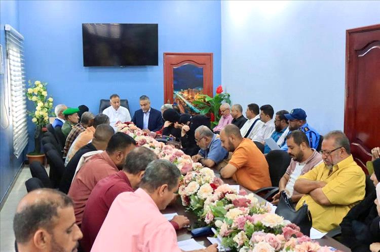 الجاوي يترأس الاجتماع الدوري للمكتب التنفيذي لمديرية المعلا