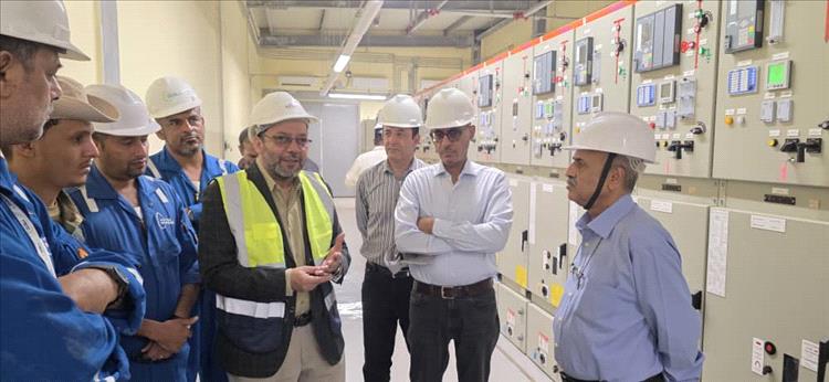 وزير الكهرباء يتفقد محطة “بترومسيلة” في عدن بقدرة 264 ميجاوات ويؤكد دعمها بالوقود والصيانة قبل الصيف