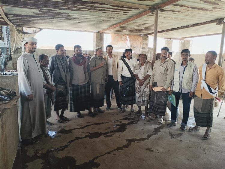 تسليم موقع مشروع تأهيل سوق الأسماك بمدينة رضوم