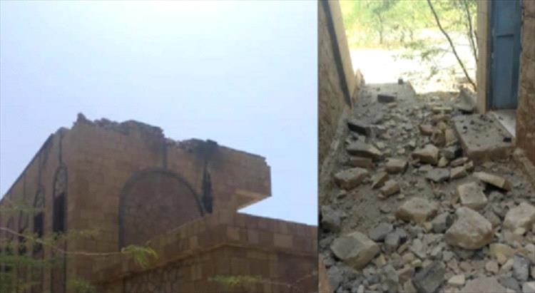 مليشيا الحوثي تقصف قرى سكنية في مقبنة بتعز وتُلحق أضراراً بمدرسة