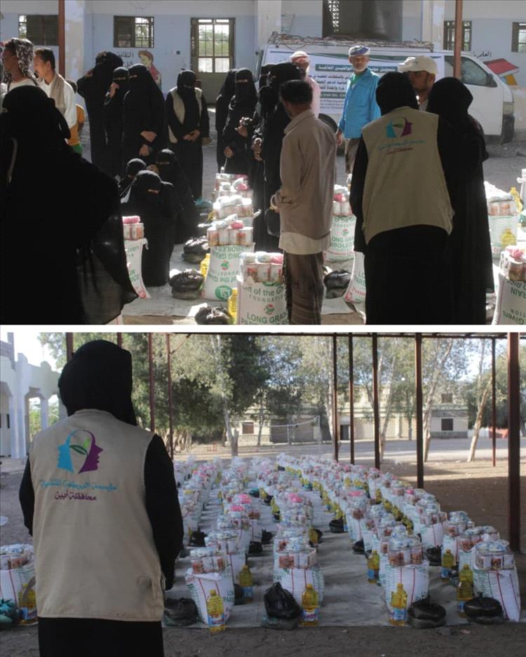 مؤسسة البركة توزع 652 سلة غذائية على المعلمين والمعلمات في مدارس الكود بأبين