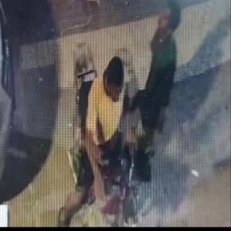 بتبادل معلوماتي بين شرطتي المكلا والديس.. ضبط متهمان يقومان بعملية النشل من المواطنين