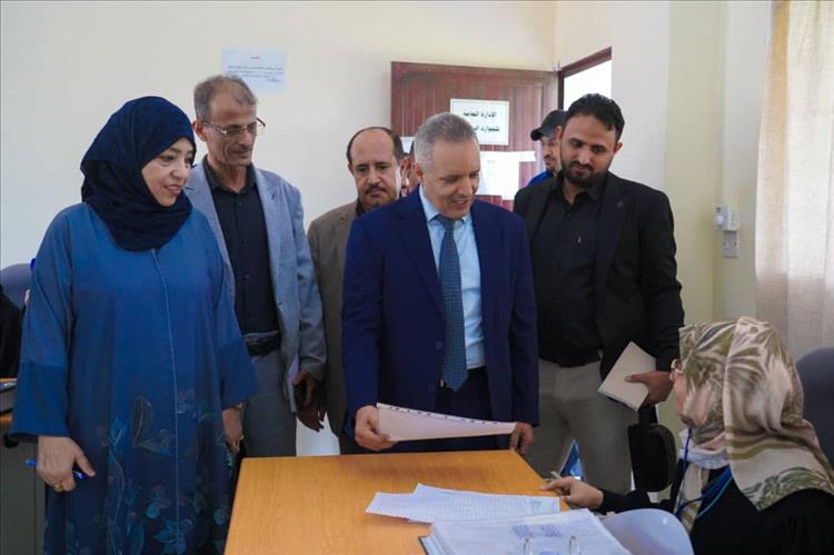 وزير الشؤون الاجتماعية والعمل يطلع على سير العمل في صندوق رعاية وتأهيل المعاقين