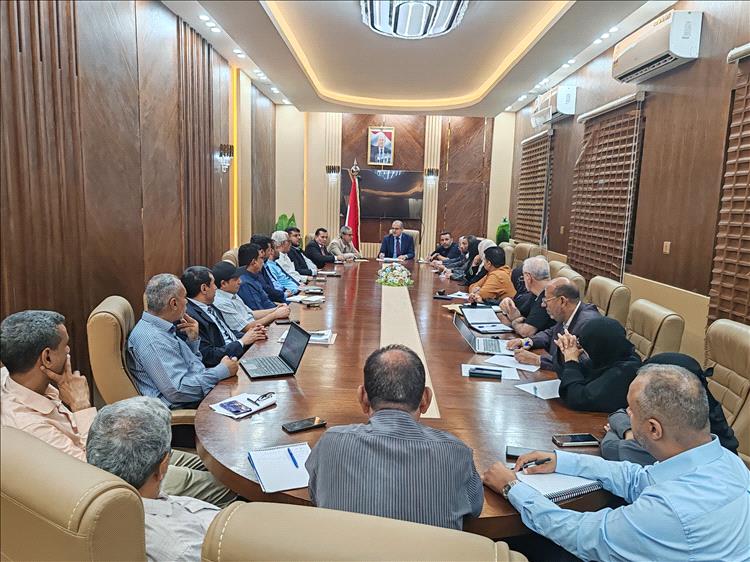 وزير الصحة يرأس اجتماعا صحياً موسع لقيادات الوزارة