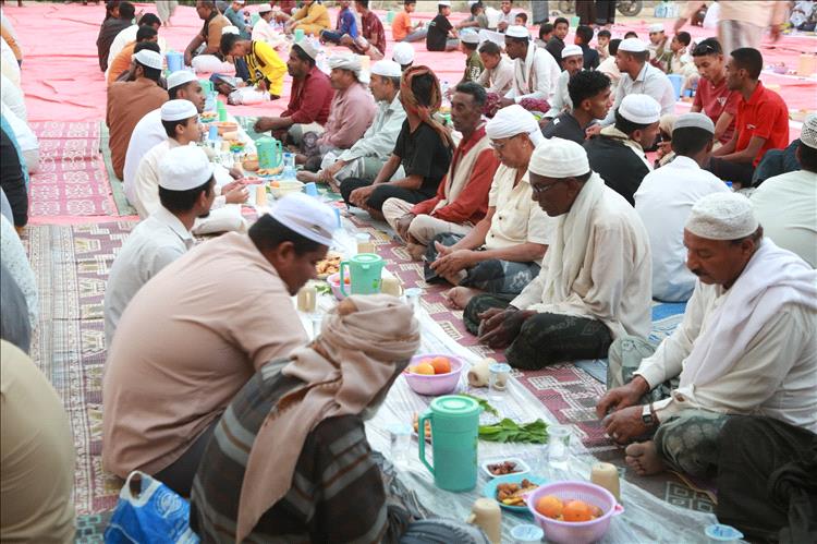 إفطار رمضاني يجمع أبناء حارة الخليف في أجواء من التآخي والوفاء