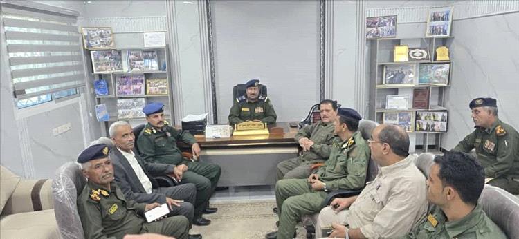 إجراء عملية الاستلام والتسليم بين القيادات الأمنية السلف والخلف بشرطة العاصمة المؤقتة عدن تنفيذاً لقرار وزير الداخلية