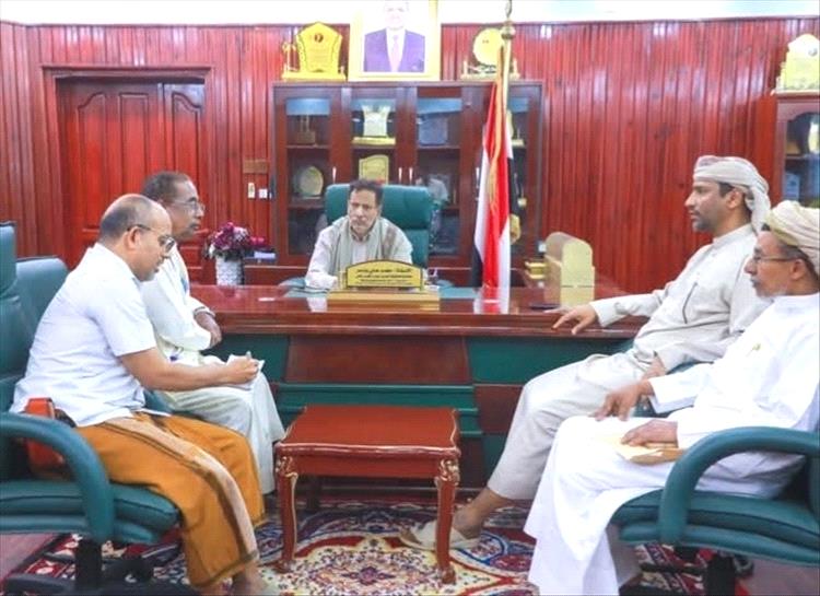 محافظ المهرة .. يشيد بقيادة المملكة لدعمهم المشاريع الخدمية والتنموية