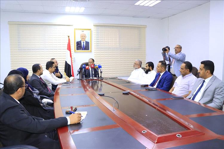 وزير الصناعة والتجارة يبحث مع بنوك التمويل شراكة استراتيجية لدعم رواد الأعمال وتفعيل الوكالات والعلامات التجارية