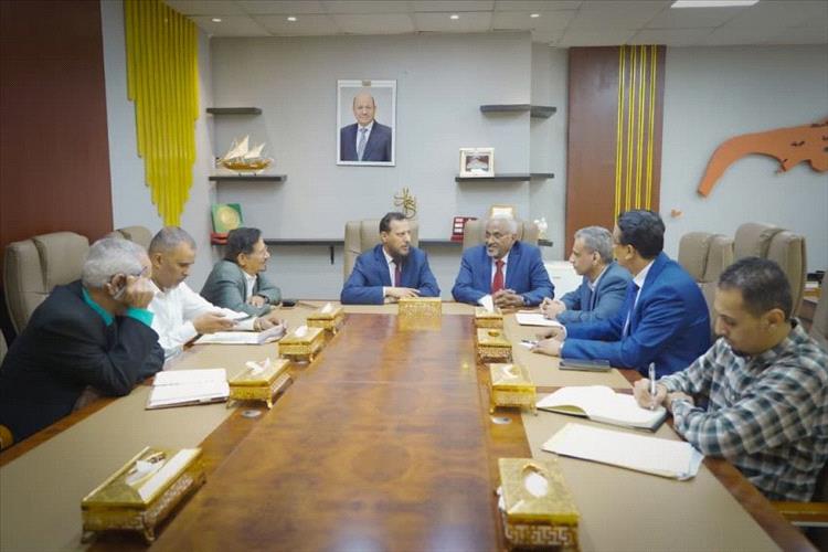 باسلمة وشيخ يناقشان تعزيز كفاءة العمل الإداري وتمكين السلطة المحلية بعدن