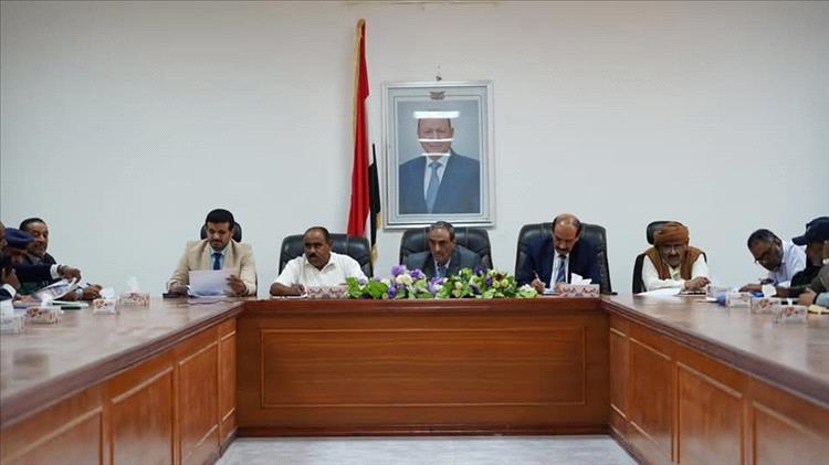 تنفيذي شبوة يناقش تقارير الأداء ويقر آليات لتعزيز التنمية والانضباط المؤسسي