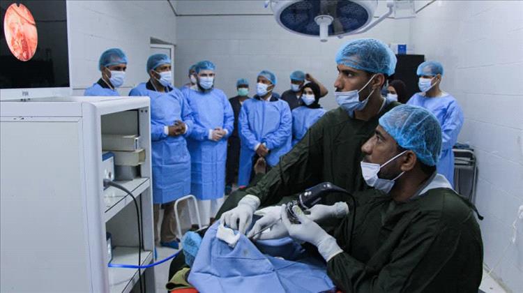 الوكيل الجيلاني يدشن المخيم الجراحي المجاني بمدينة المكلا