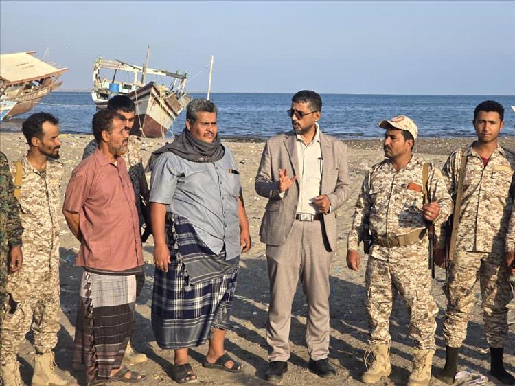 المدير العام لمكافحة المخدرات بوزارة الداخلية يشيد بجهود الحملة الأمنية المشتركة ومكافحة المخدرات بمحافظة لحج