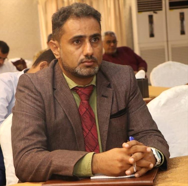 رضوان فارع: دعم السعودية لرواتب اليمنيين يقابل بدعوات تصعيد في عدن