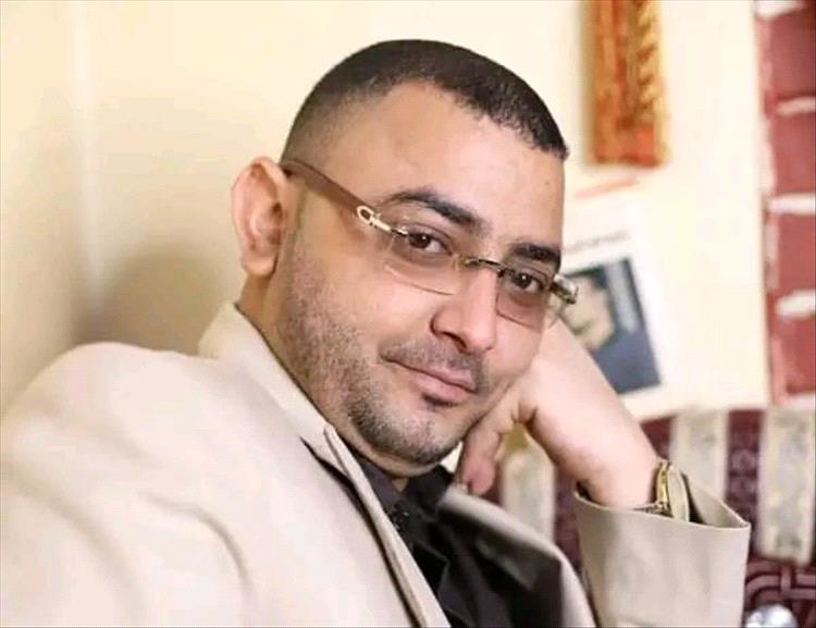 بعد 18 شهرًا من الاعتقال.. جماعة الحوثي تفرج عن الصحفي محمد المياحي في صنعاء