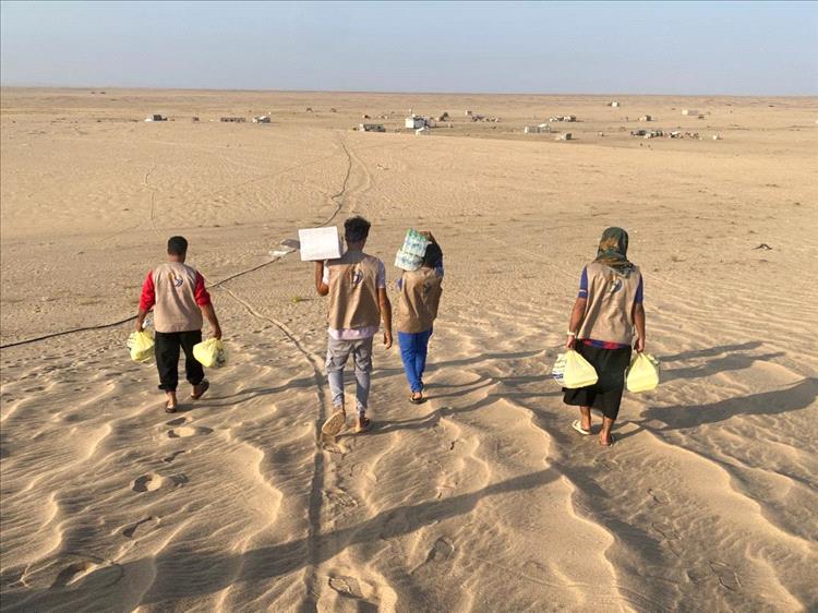 مؤسسة رؤية عدن للتنمية توزّع 150 وجبة إفطار صائم للأسر المحتاجة في البريقة بعدن