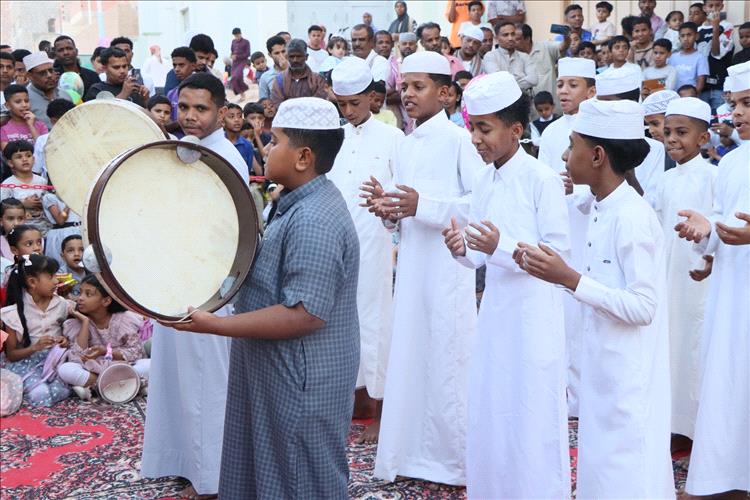 بالموشحات والأهازيج والجوائز مسجد الشيخ عبدالحق بفلح لأول مرة يحتفل بختمه لليلة 11 رمضان 1447هـ