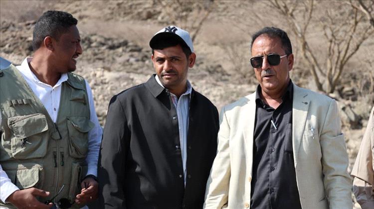 شركة الخضيري للمقاولات تتسلم مشروع تأهيل طريق حبيل جبر العسكرية بلحج بطول 12 كيلومتراً