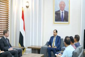 البكري يبحث مع مكتب المبعوث الأممي جهود الحكومة وتطبيع الاوضاع