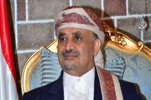 كاتب سياسي: فرض طوق مسلح على منزل الشيخ حمير الأحمر مؤشر على تراجع الجماعة وتصاعد الاحتقان