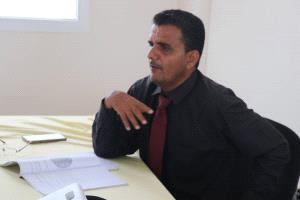 حديث عابر في حافلة ركاب عدنية: حين يتحدث الشارع… بين تحسين الخدمات وصوت المزايدات