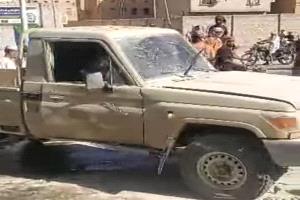 انفجار يستهدف طقماً عسكرياً لقوات درع الوطن في سيئون ويصيب السائق