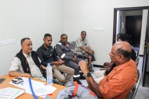 مدير عام بروم ميفع يناقش مع مستشار وزير الكهرباء إيصال وربط مناطق المديرية بالتيار الكهربائي