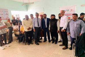 طريق و جابر يدشنان المخيم الطبي المجاني لجراحة العيون بمستشفى الوهط في لحج