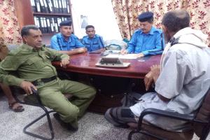 مدير شرطة السير بلحج يناقش مع نقابة النقل تنظيم حركة السير في مفرق الوهط – صبر