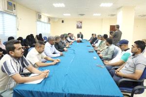 من المطار إلى الوزارة.. الوزير نايف البكري يعقد أول اجتماع لطاقم وزارته بعد نصف ساعة من وصوله إلى العاصمة المؤقتة عدن