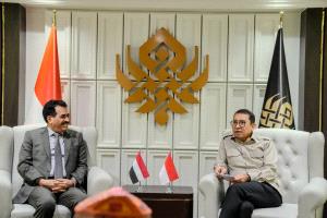​وزير الثقافة الإندونيسي: علاقتنا باليمن تاريخية ولقائي بالسفير بلفقيه خطوة لتعزيز روابط هذه العلاقة