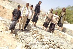 مدير عام المنطقة الفرعية لمشروع الأشغال العامة ومدير عام المديرية يقومان بزيارة تفقدية لقناتي القطاط والعادية في وادي ميفعة