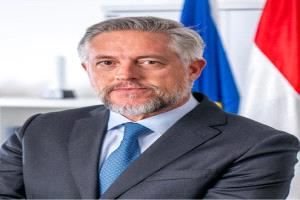 في حوار مع صحيفة عدن الغد.. سفير الاتحاد الأوروبي باتريك سيمونيه: المشاركة السياسية مفتوحة لكل من يلتزم بالحوار السلمي ويرفض العنف بشكل قاطع