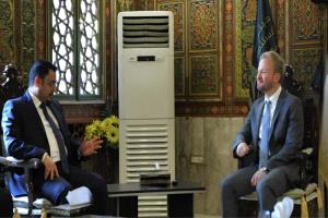 بعكر يبحث مع رئيس هيئة الاستثمار السورية تعزيز التعاون الاقتصادي