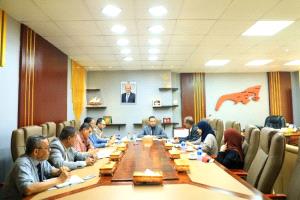 وزير الدولة محافظة عدن يؤكد أهمية تفعيل العمل المدني لخدمة المجتمع المحلي