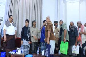 عدن: قيادة المؤسسة الاقتصادية تستقبل جموع المعزّين في وفاة مدير أمنها العقيد الركن فاروق الداعري