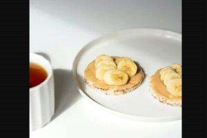 ماذا يحدث لمستوى السكر بالدم عند تناول كعكة أرز مع زبدة الفول السوداني؟