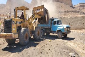 في إطار حملاتها المستمرة وحدة النظافة والتحسين بمديرية القطن تنفذ حملة نظافة واسعة بجانب منشآت نادي شباب القطن