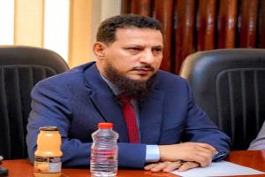 بلال غلام: سترحلون وستبقى عدن… رسالة سياسية حادة إلى محافظ عدن