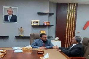 محافظ عدن يبحث مع رئيس جامعة عدن تعزيز الشراكة لتأهيل الكوادر المحلية ودعم مسار التنمية